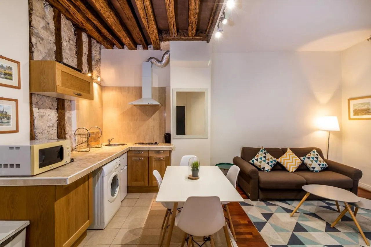New Chic Flat : Le Marais - Place Des Vosges Parijs
