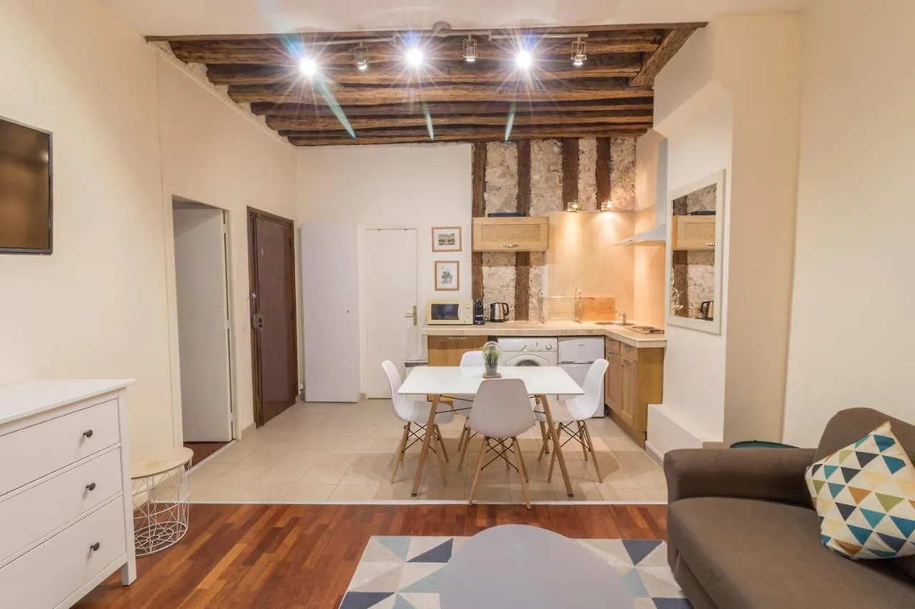New Chic Flat : Le Marais - Place Des Vosges * Parigi